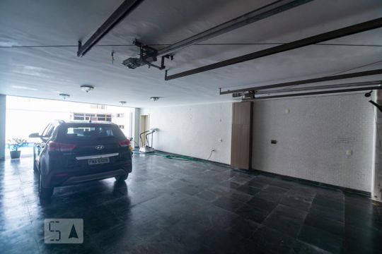 Garagem de casa à venda com 3 quartos, 384m² em Vila Santo Estevão, São Paulo