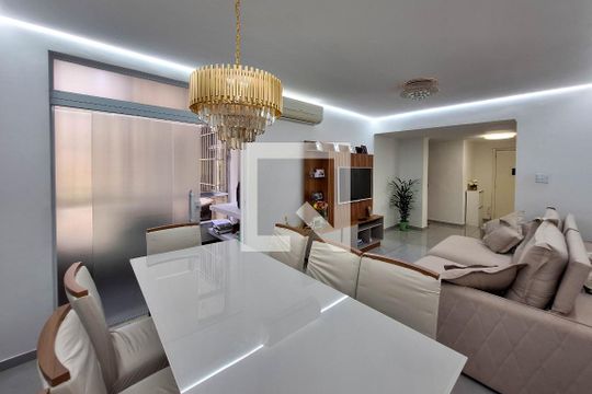 Sala de apartamento à venda com 3 quartos, 140m² em Icaraí, Niterói