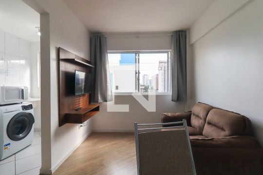 Sala de apartamento para alugar com 1 quarto, 50m² em Portão, Curitiba