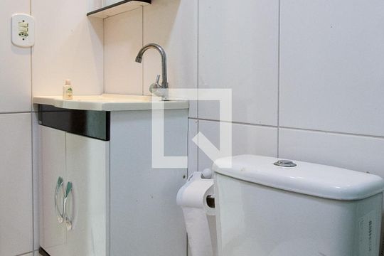 Banheiro de apartamento para alugar com 1 quarto, 39m² em Recreio dos Bandeirantes, Rio de Janeiro