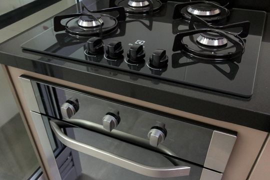 Cozinha - cooktop e forno de apartamento à venda com 2 quartos, 60m² em Gopoúva, Guarulhos