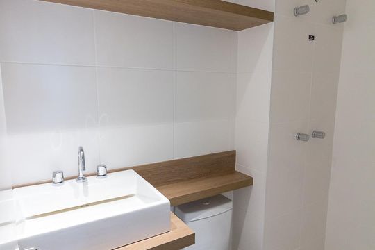 Banheiro social de apartamento à venda com 2 quartos, 60m² em Gopoúva, Guarulhos