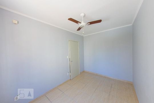 Quarto  de apartamento à venda com 1 quarto, 50m² em Cavalhada, Porto Alegre