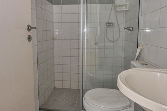 Banheiro Suíte de apartamento à venda com 2 quartos, 48m² em Tanque, Rio de Janeiro