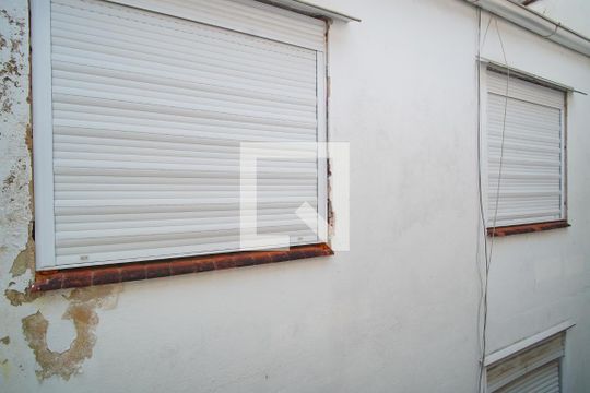 Quarto 1 - Vista de apartamento para alugar com 2 quartos, 54m² em São João, Porto Alegre