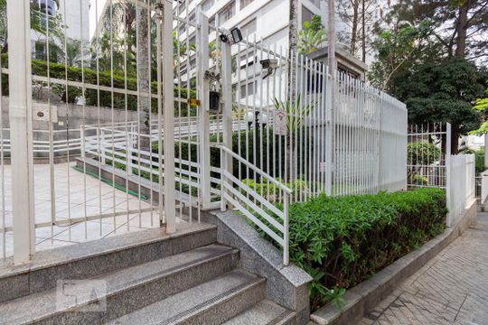 Fachada de apartamento à venda com 2 quartos, 98m² em Bela Vista, São Paulo