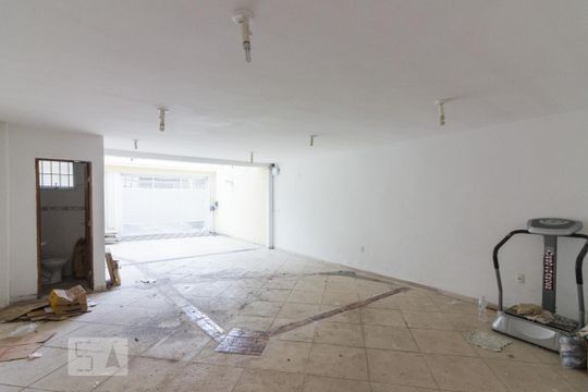 Garagem de casa à venda com 3 quartos, 230m² em Vila Ester (zona Norte), São Paulo