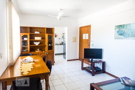 Sala de apartamento para alugar com 2 quartos, 72m² em Petrópolis, Porto Alegre