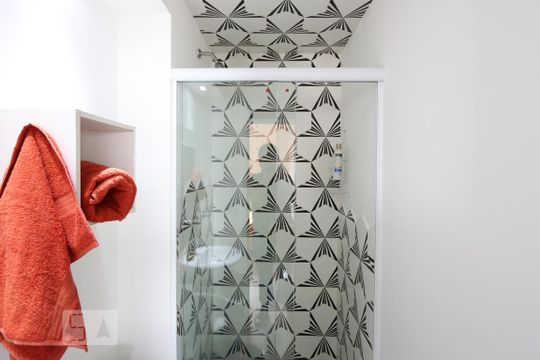 banheiro de apartamento para alugar com 2 quartos, 47m² em Vila Andrade, São Paulo