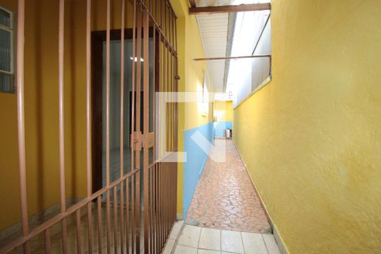 Quintal de casa para alugar com 1 quarto, 50m² em Vila Ré, São Paulo