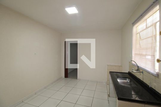 Sala/Cozinha de casa para alugar com 1 quarto, 50m² em Vila Ré, São Paulo