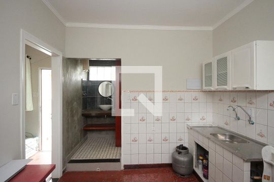Cozinha de casa para alugar com 1 quarto, 60m² em Vila Carrão, São Paulo