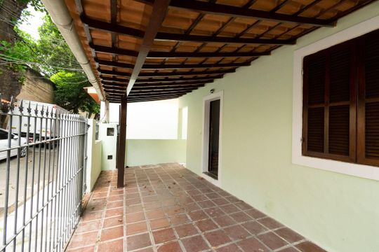 VARANDA de casa à venda com 2 quartos, 78m² em Centro, Niterói