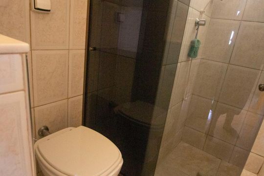 banheiro de apartamento à venda com 3 quartos, 77m² em Conjunto Residencial Parque Bandeirantes, Campinas