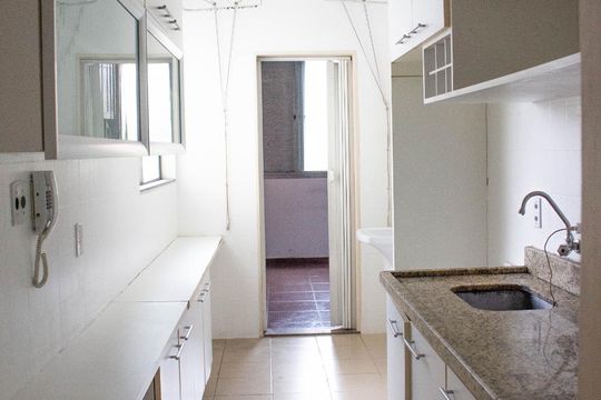 cozinha de apartamento para alugar com 3 quartos, 75m² em Parque Novo Mundo, São Paulo