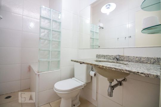 Banheiro de casa de condomínio à venda com 2 quartos, 90m² em Jardim Boa Vista (zona Oeste), São Paulo