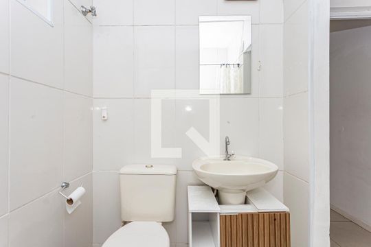 Banheiro de kitnet/studio para alugar com 1 quarto, 40m² em Vila Mariana, São Paulo