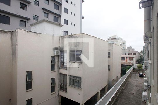 ´Cozinha + Área de Serviço + Despensa Vista de apartamento à venda com 3 quartos, 111m² em Petrópolis, Porto Alegre