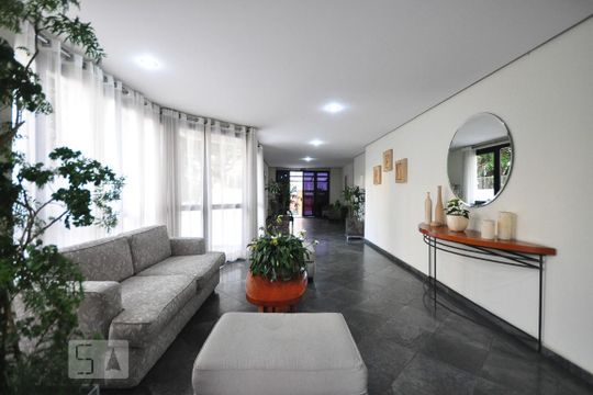 Hall Social de apartamento à venda com 3 quartos, 122m² em Vila Suzana, São Paulo