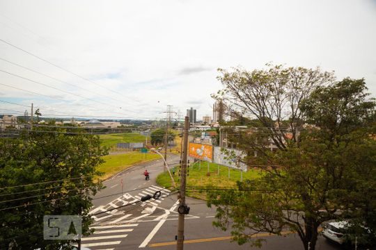 Vista da Sacada do Quarto 02 de apartamento para alugar com 3 quartos, 116m² em Jardim das Paineiras, Campinas