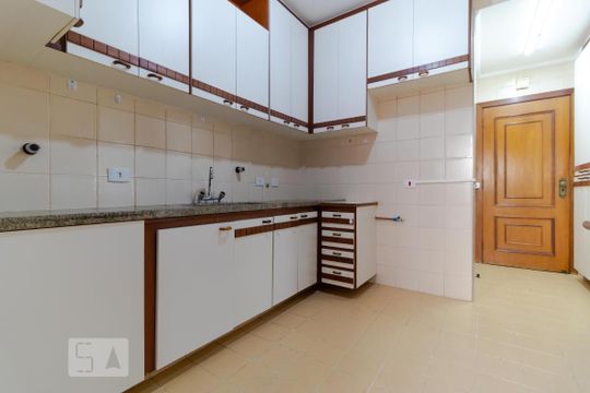 Cozinha de apartamento para alugar com 3 quartos, 116m² em Jardim das Paineiras, Campinas