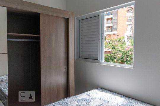 Casa para alugar com 1 quarto, 42m² em Bosque da Saúde, São Paulo