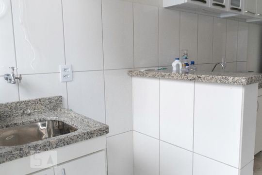 Área de Serviço de casa para alugar com 1 quarto, 42m² em Bosque da Saúde, São Paulo