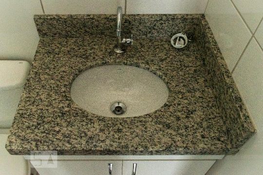 Banheiro de casa para alugar com 1 quarto, 42m² em Bosque da Saúde, São Paulo