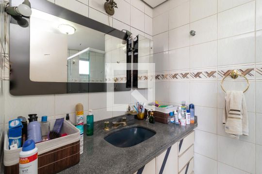 Banheiro da Suíte 1 de apartamento à venda com 5 quartos, 244m² em Jardim São Paulo, São Paulo
