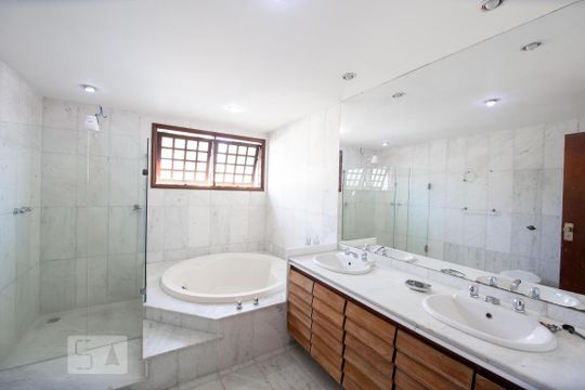 Casa de Condomínio à venda com 7 quartos, 800m² em Barra da Tijuca, Rio de Janeiro