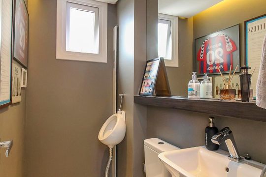 Lavabo de apartamento à venda com 2 quartos, 80m² em Jardim do Salso, Porto Alegre
