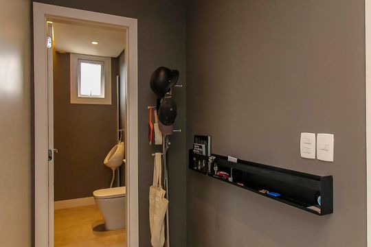Hall de Entrada de apartamento à venda com 2 quartos, 80m² em Jardim do Salso, Porto Alegre