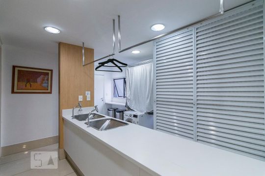 Área de Serviço de apartamento para alugar com 3 quartos, 480m² em Jardim, Santo André