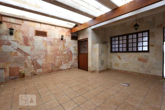 garagem de casa à venda com 5 quartos, 180m² em Vila Sônia, São Paulo