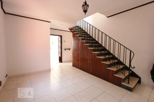 Casa à venda com 5 quartos, 180m² em Vila Sônia, São Paulo