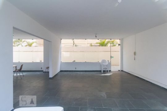 Salão de Festas - Condomínio de apartamento para alugar com 3 quartos, 80m² em Jardim das Acácias, São Paulo