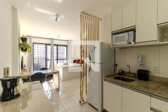 Kitnet/Studio para alugar com 1 quarto, 32m² em Santa Efigênia, São Paulo