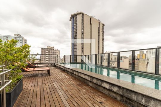 Piscina de kitnet/studio para alugar com 1 quarto, 32m² em Santa Efigênia, São Paulo