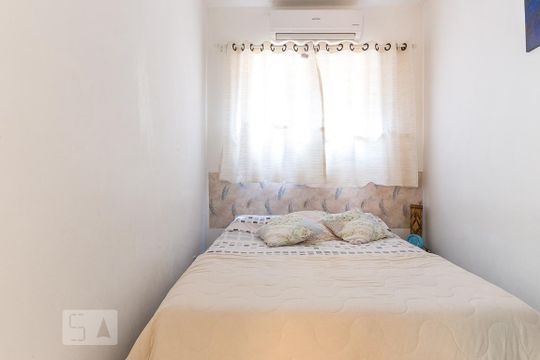 Quarto de apartamento para alugar com 1 quarto, 23m² em Lagoa da Conceição, Florianópolis