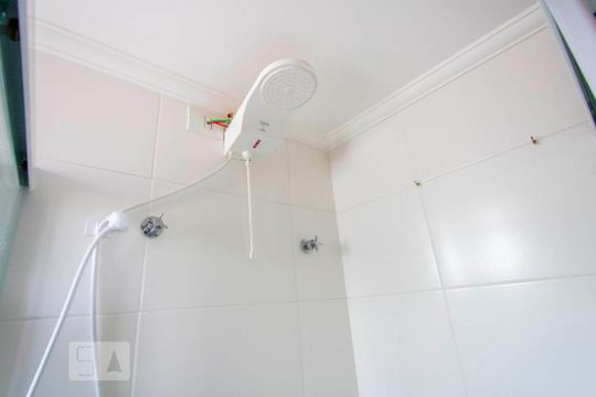 Banheiro do quarto 1 de apartamento para alugar com 2 quartos, 58m² em Parque das Nações, Santo André