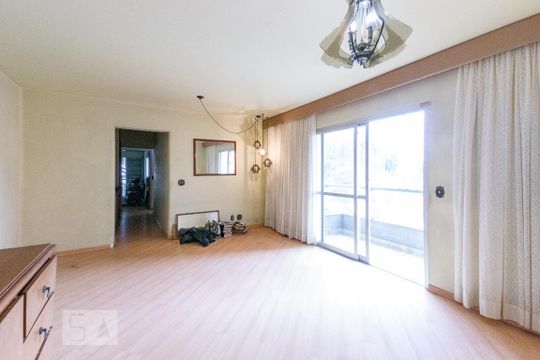 Apartamento à venda com 3 quartos, 135m² em Moema, São Paulo