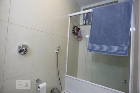 banheiro suíte de apartamento à venda com 3 quartos, 110m² em Tijuca, Rio de Janeiro