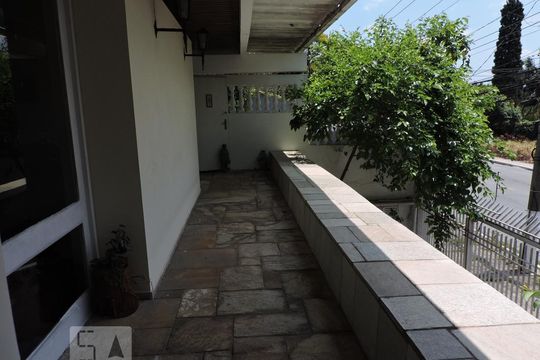 Quintal de casa à venda com 5 quartos, 800m² em Jardim Guedala, São Paulo