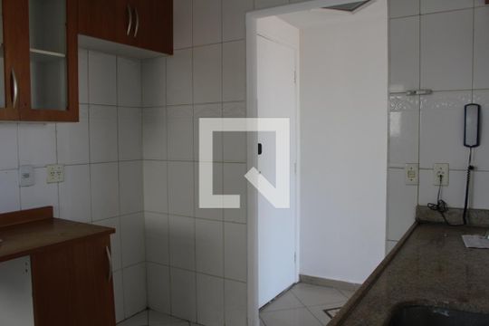 Cozinha de apartamento à venda com 2 quartos, 55m² em Vila das Bandeiras, Guarulhos
