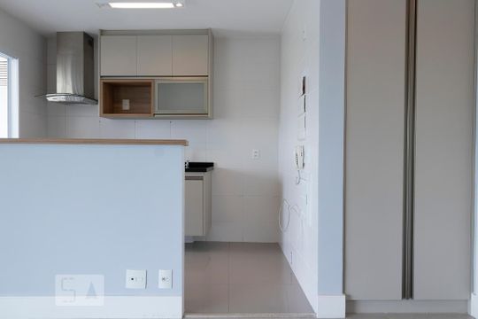 Cozinha de kitnet/studio para alugar com 1 quarto, 57m² em Vila Gertrudes, São Paulo