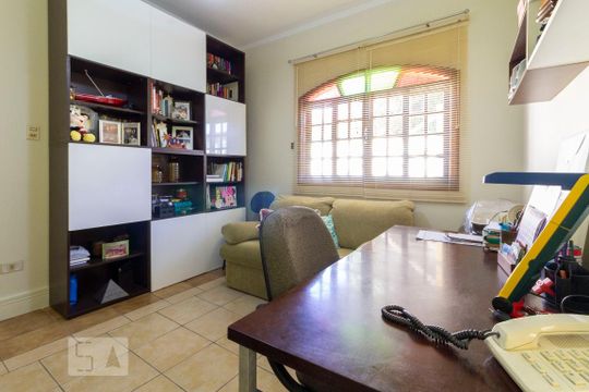 Escritório de casa à venda com 3 quartos, 380m² em Vila Guilhermina, São Paulo