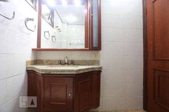 Banheiro de apartamento para alugar com 2 quartos, 72m² em Bela Vista, São Paulo