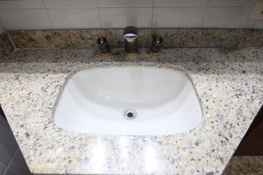 Banheiro de apartamento para alugar com 2 quartos, 72m² em Bela Vista, São Paulo