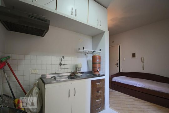 Cozinha de kitnet/studio à venda com 1 quarto, 35m² em República, São Paulo