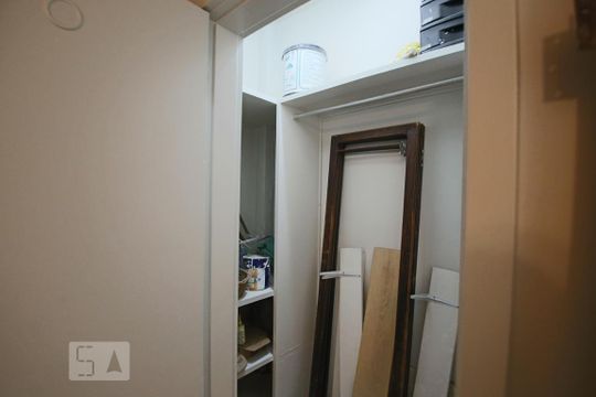 Closet de kitnet/studio à venda com 1 quarto, 35m² em República, São Paulo